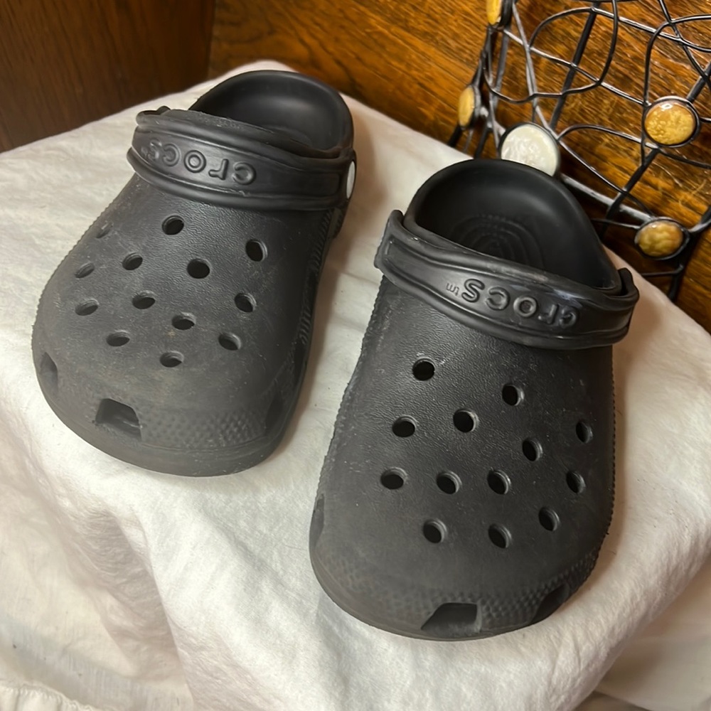 CROCS SLIDES